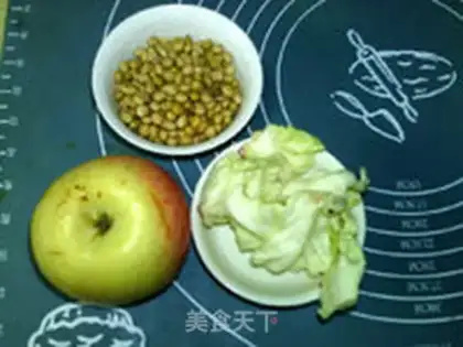 Make Apple cabbage step 0