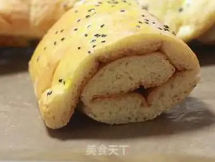 Make Make a meat pine roll with a cold Chinese and a liquid step 7