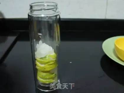 Make Honeyed lemonade step 4
