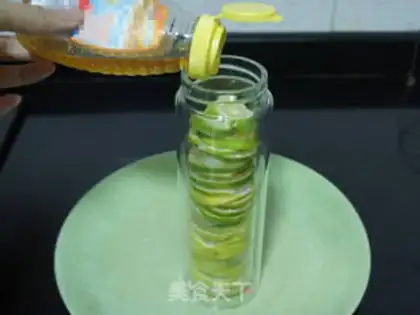 Make Honeyed lemonade step 6