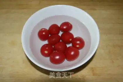 Make Tomato bacon pizza step 0