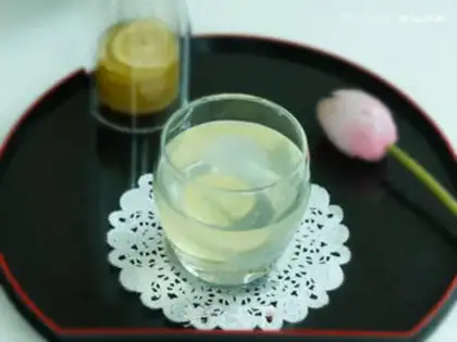 Make Honeyed lemonade step 11