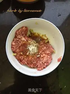 Make Crystal beef rolls step 1