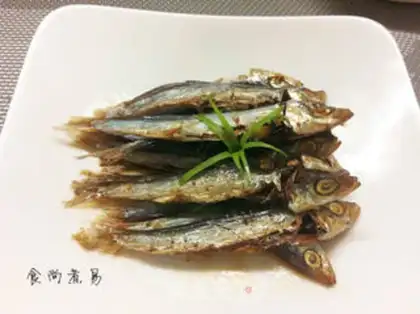 Make Scorched little fish dry step 5