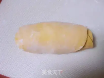 Make Pumpkin rose roll step 9