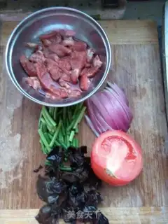 Make Black pepper beef noodles step 0
