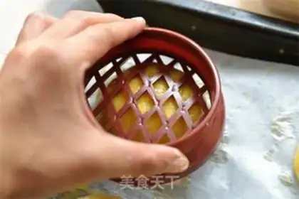 Make Hong Kong pineapple bag step 14