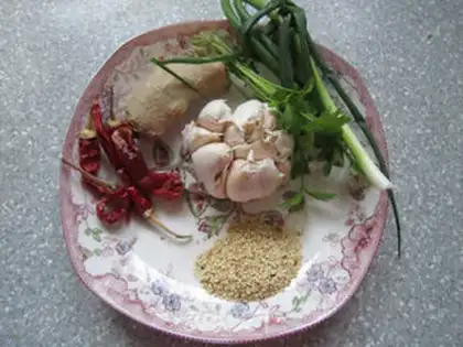 Make Spicy hands tore chicken legs step 0