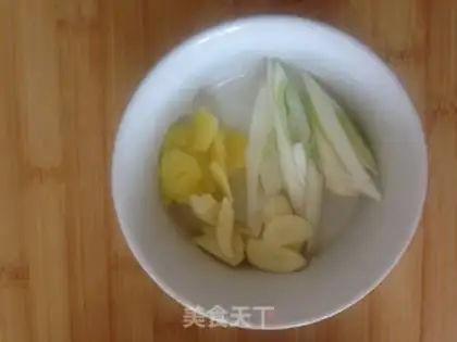 Make Jell-O fish step 1