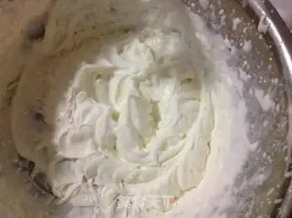 Make Coconut butter rabbit birthday cake step 2