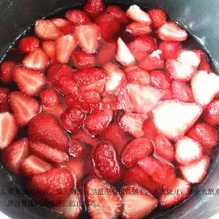 Make Strawberry jam step 2