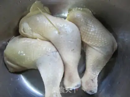 Make Spicy hands tore chicken legs step 4