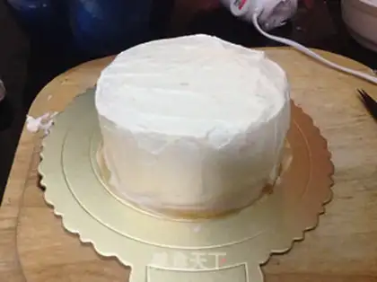 Make Coconut butter rabbit birthday cake step 6