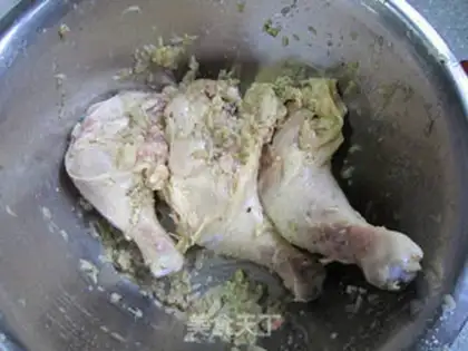 Make Spicy hands tore chicken legs step 5