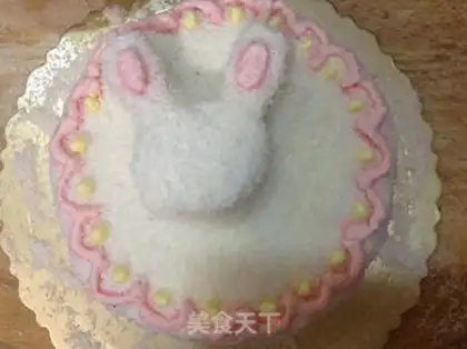 Make Coconut butter rabbit birthday cake step 12