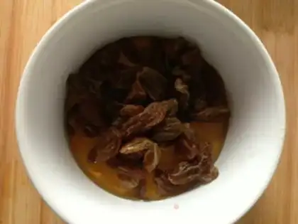 Make Caramel raisin cake step 11