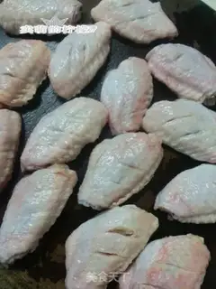 Make Beer-drink chicken wings step 2