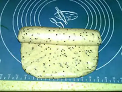 Make Chinese sesame toast step 13
