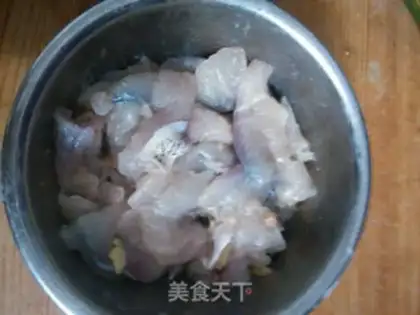 Make Peach soaked fish step 1
