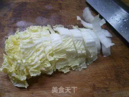 Make Squeeze eggs and cabbage step 1
