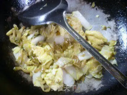 Make Squeeze eggs and cabbage step 6