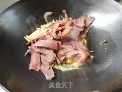 Make Carrot beef noodles step 8