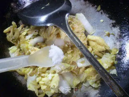 Make Squeeze eggs and cabbage step 7