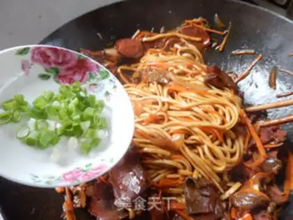 Make Carrot beef noodles step 12