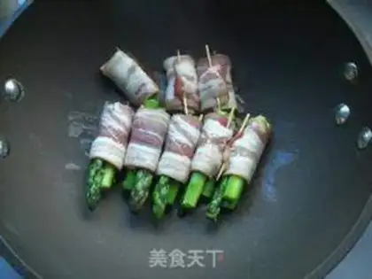 Make Fried bacon rolls step 4