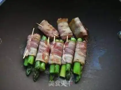 Make Fried bacon rolls step 5