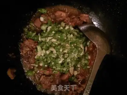 Make Pepper fried duck leg step 10
