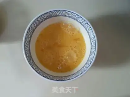 Make Tomato fried eggs step 2