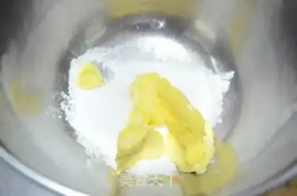 Make Sugar cookies step 1