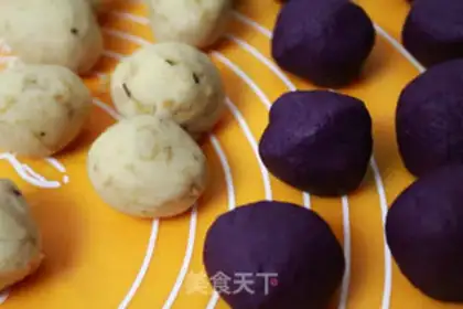Make Little snacks that make a mess step 2