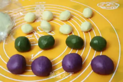 Make Little snacks that make a mess step 5
