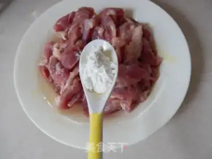 Make Autumn fried meat step 3