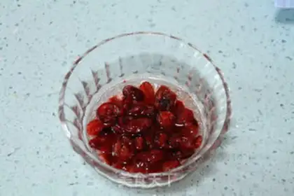 Make Cranberry cheesecake step 2