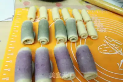 Make Little snacks that make a mess step 13