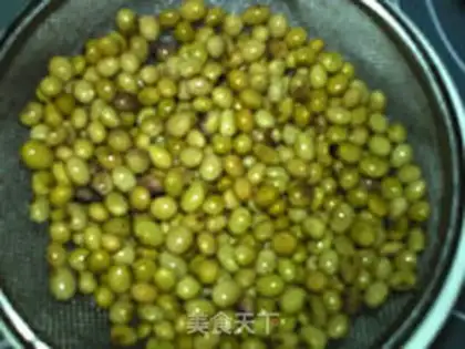 Make oatmeal apple soy step 1