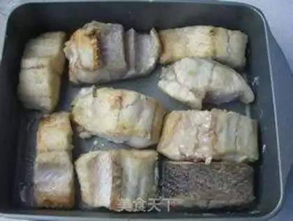 Make Garlic seeds burn black fish step 3