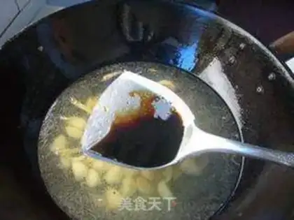 Make Garlic seeds burn black fish step 6