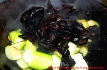 Make Banana chocolate bean miffen step 0