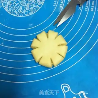 Make Flower bread step 5