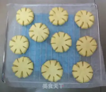 Make Flower bread step 6