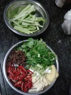 Make The rooster step 1