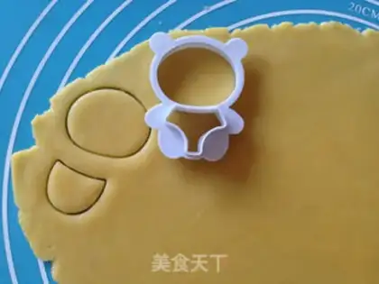Make Toon panda cookies step 8