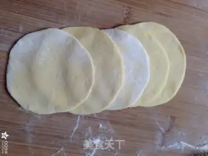 Make Rose buns step 3