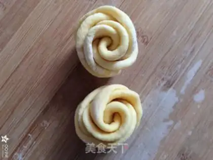Make Rose buns step 6
