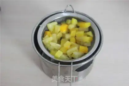 Make Cake of groceries step 7