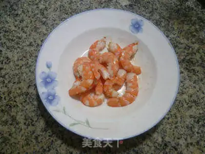 Make Spicy prawn step 1